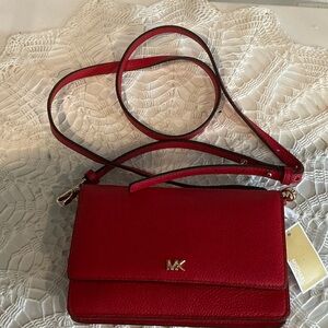 Michael Kors Mott Pebble Leather Crossbody Wallet Red. NEW